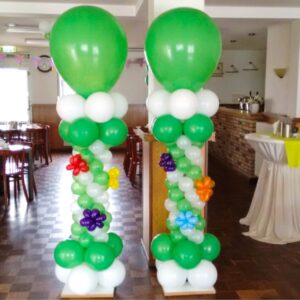Attractiewinkel Ballonpilaar Large Groen Wit met kleine bloemen