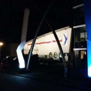 Attractiewinkel - opvallende eyecathers skydancers met licht