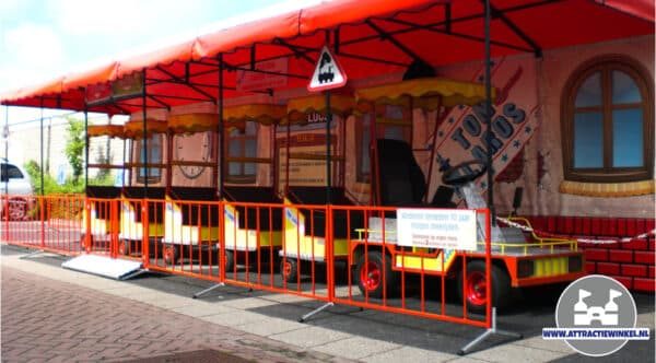 Kindertreinverhuur Etten-Leur voor Kindertrein met Station voor buiten - Attractiewinkel.nl